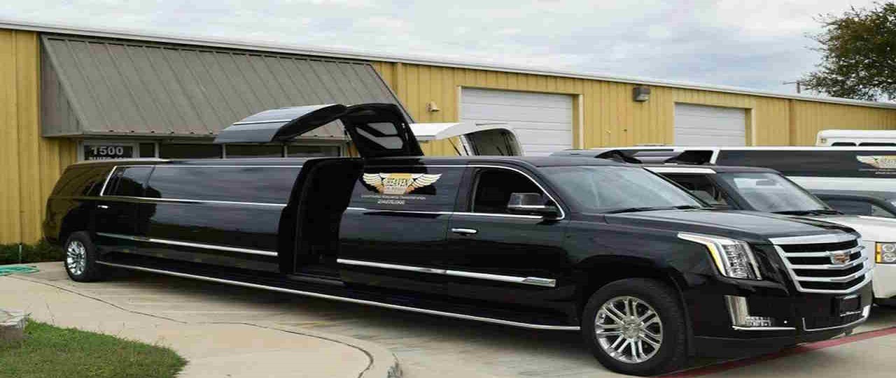 7 Reasons Why A Limo Is The Perfect Way To Travel To The Airport
